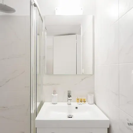 Great House W/ Private Parking Athen