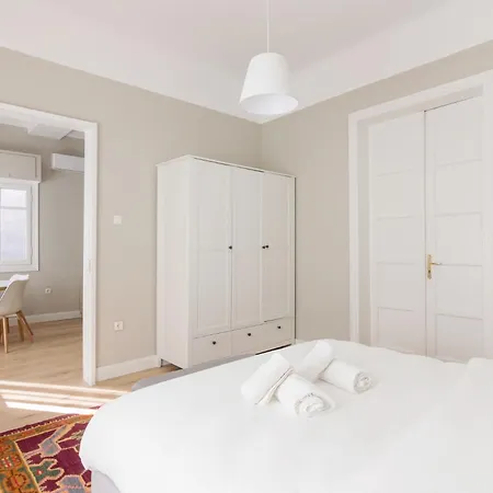 Apartment Great House W/ Private Parking *