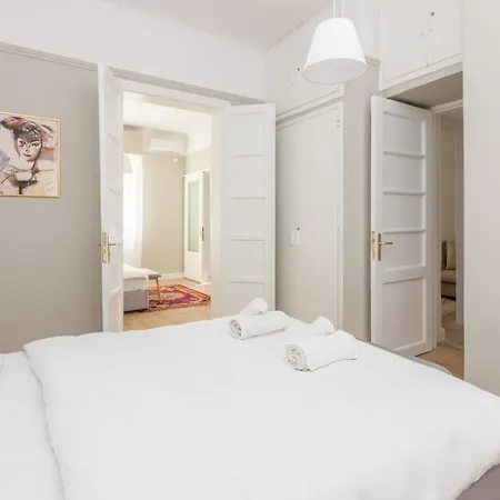 Great House W/ Private Parking Athen