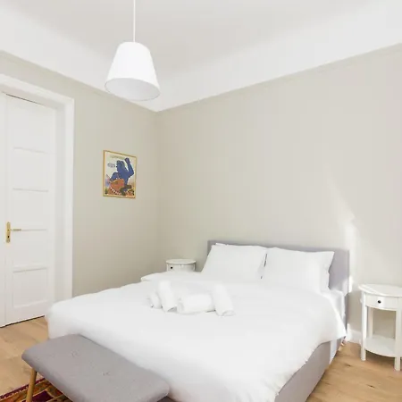 Great House W/ Private Parking * Athen
